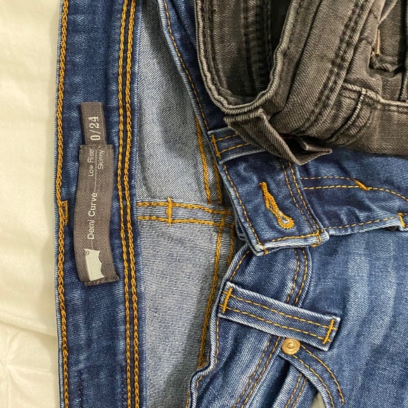 Levi’s Demi Curve Bundle - Picture 2 of 3
